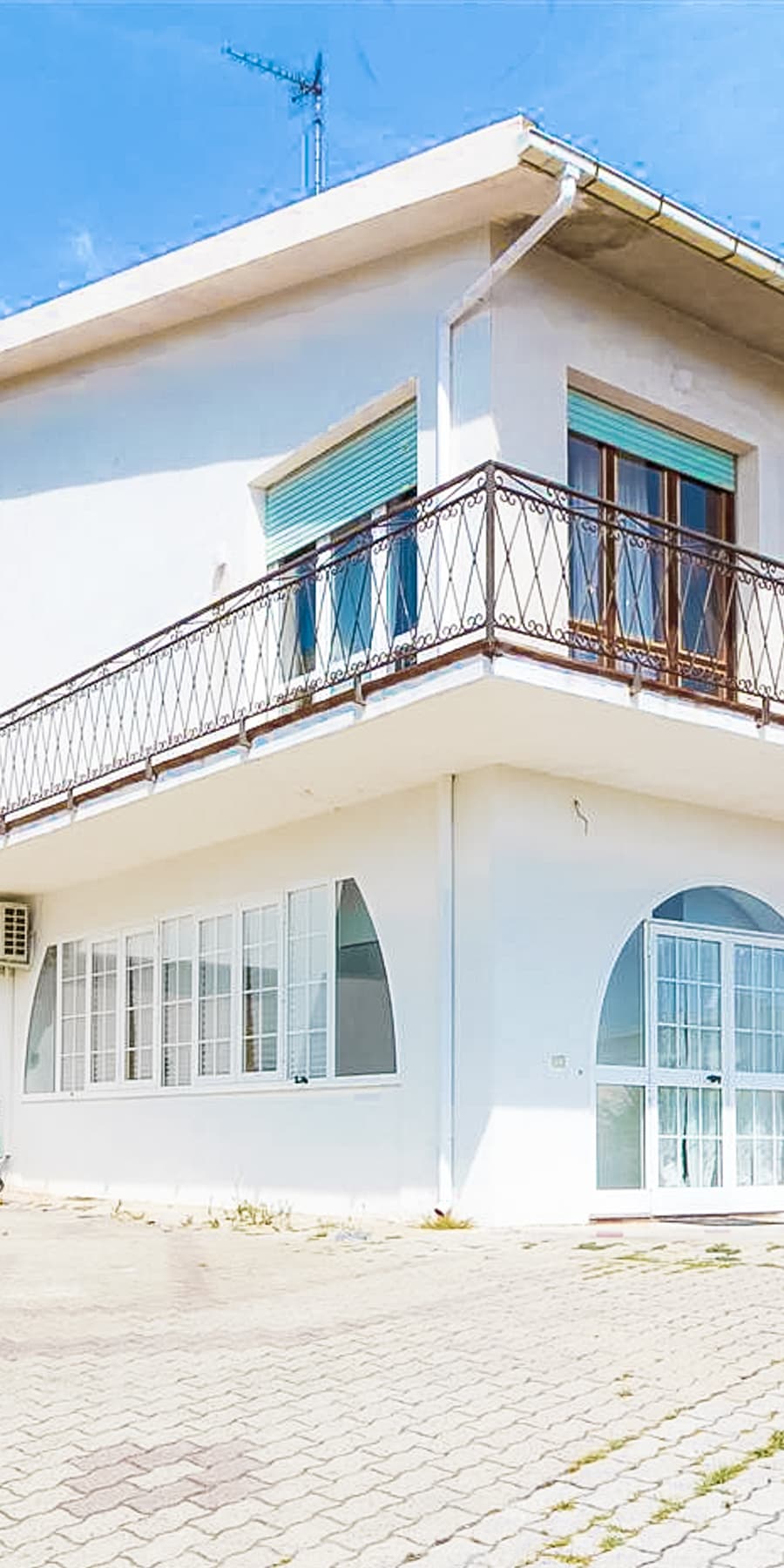 Spacious Villa in Piombino, Tuscany: 243 Sq. mt. Gem