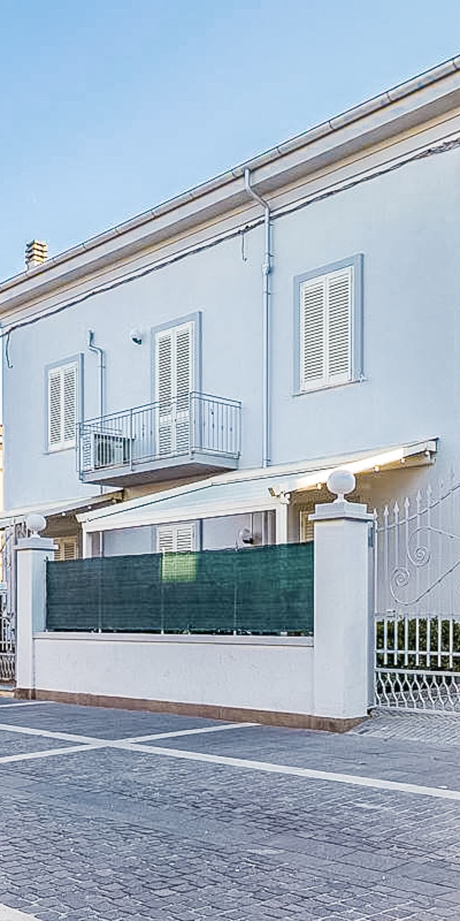 Restored Villa with Garden in Cecina, Tuscany