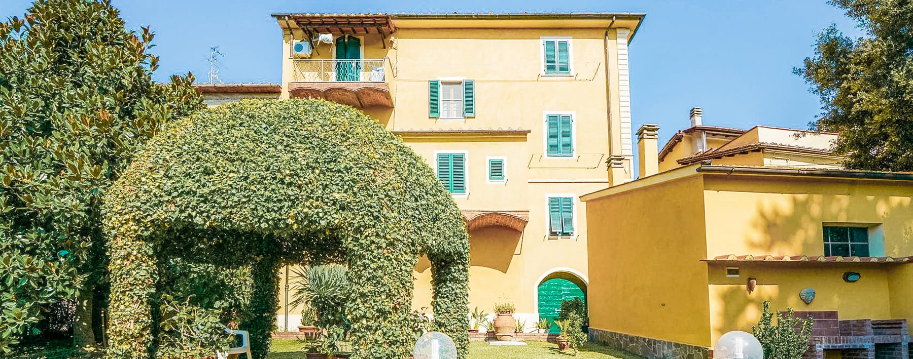 Charming Villa in Chianni, Tuscany's Scenic Hills