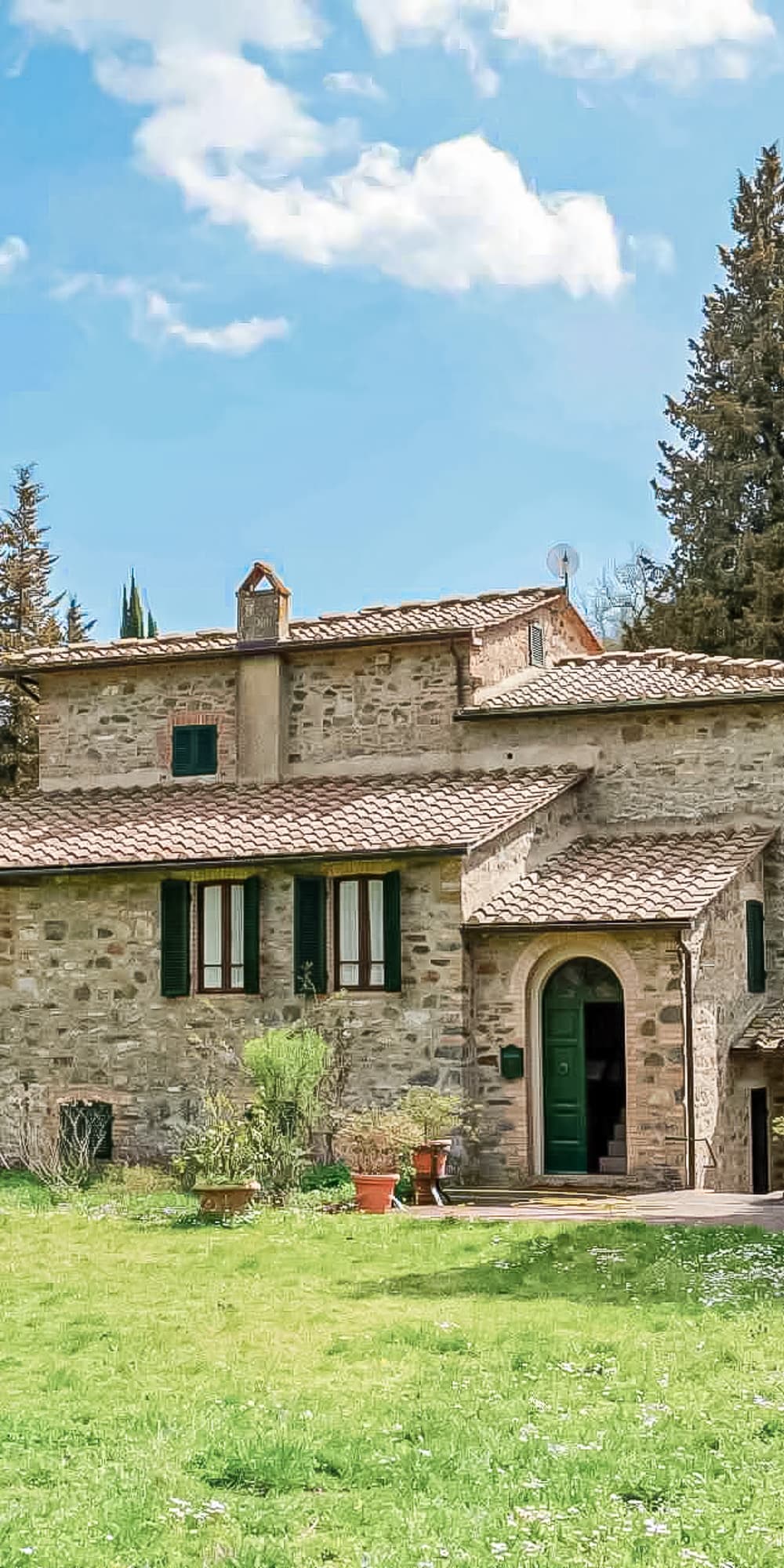 Rustic Colonica with Vineyard in Chianti, Tuscany
