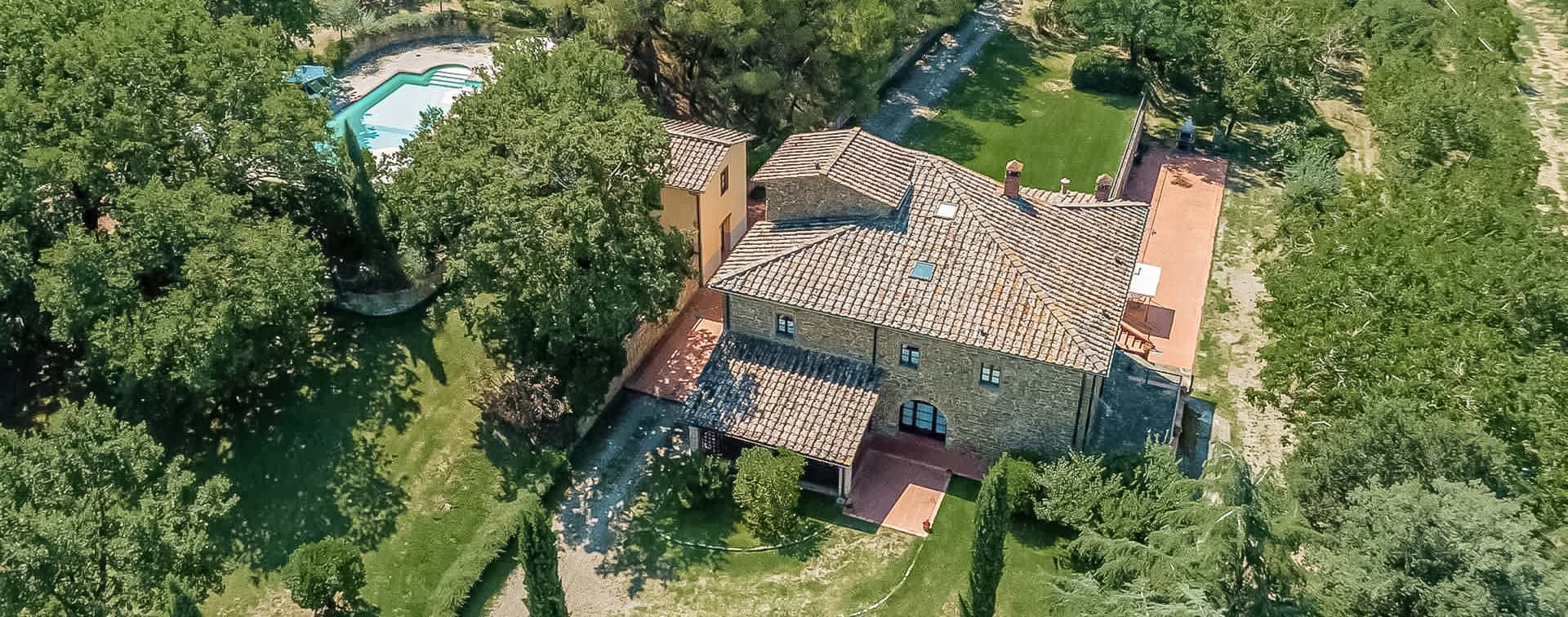 Restored 15th-Century Farmhouse in Bucine, Tuscany