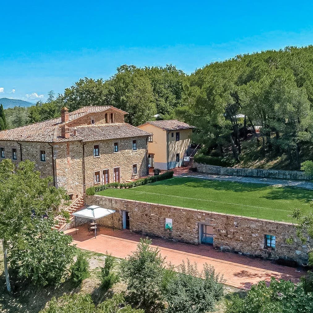Restored 15th-Century Farmhouse in Bucine, Tuscany