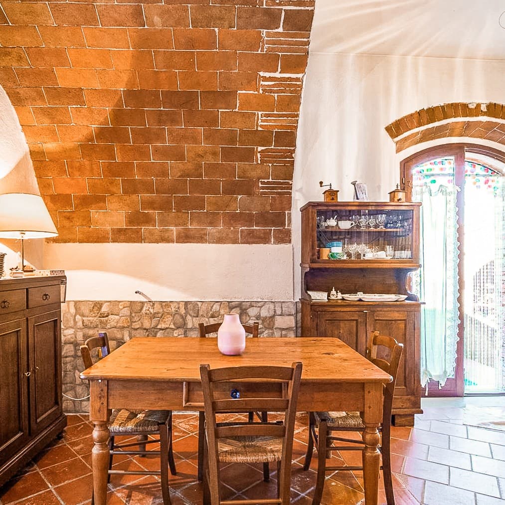 Charming Farmhouse in Pomarance, Tuscany, 670 Sq. mt.