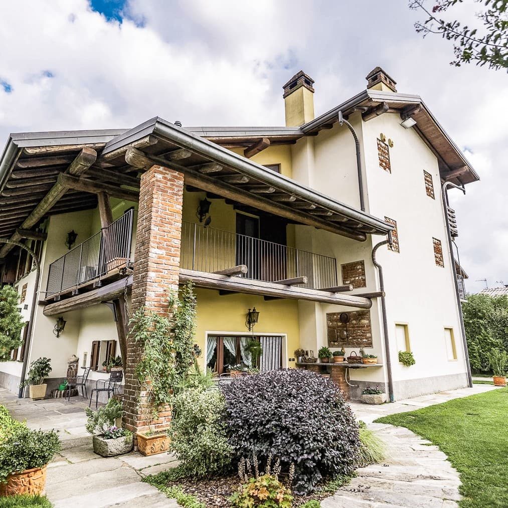 Charming Country House in Oleggio, Piedmont