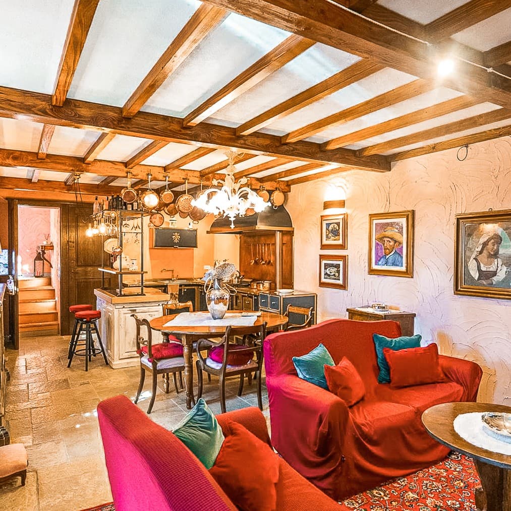 Elegant Colonica in Tuscany Near Florence