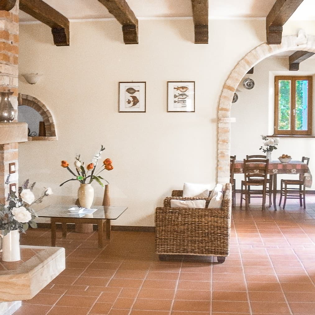 Villa con Piscina e Giardino a Monte Vidon Corrado
