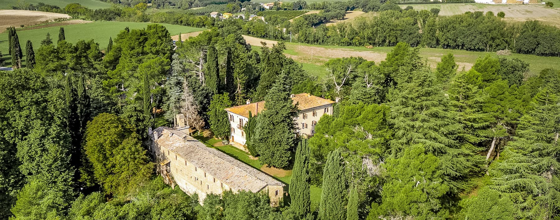 Edificio storico ad Arcevia, villa affrescata 1284 mq