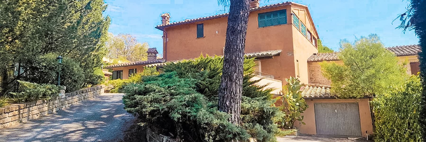 Detached House with Pool Near Lake Trasimeno, Umbria