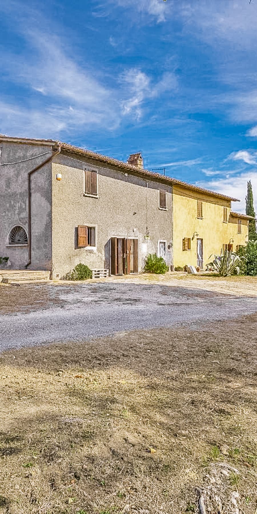 Rustic Country House in Charming Palaia, Tuscany