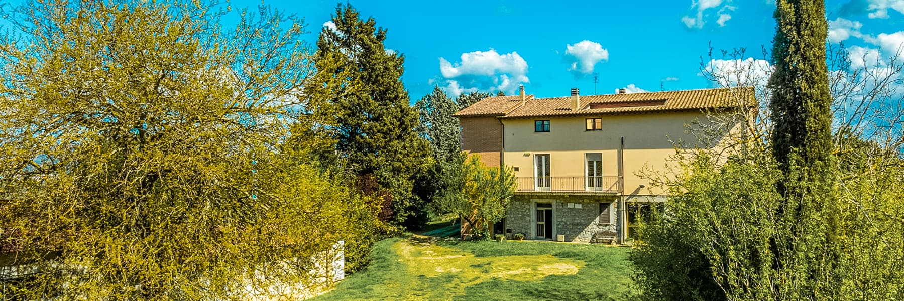 Row House in Perugia, Embraced by Umbrian Countryside