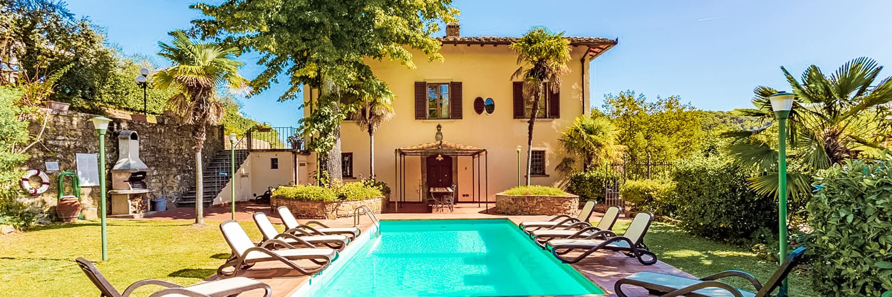 Villa in Chianti, Tuscany: Panoramic Views & Vineyards