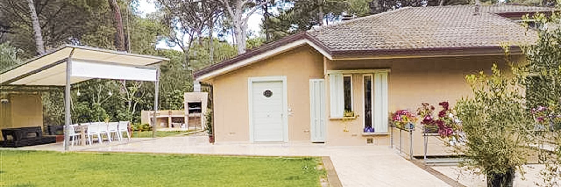 Villa bifamiliare ristrutturata a Castiglione della Pescaia