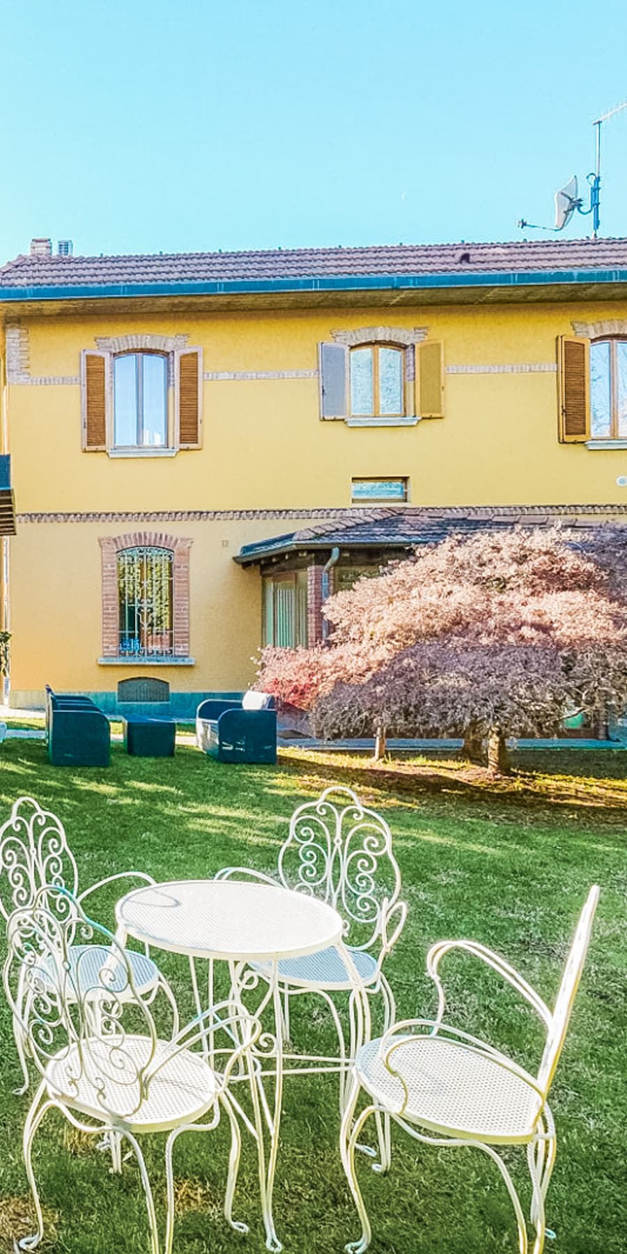 Villa Liberty ristrutturata con giardino a Bergamo