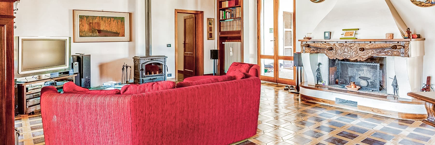 Villa panoramica nelle colline di Montepulciano, Toscana