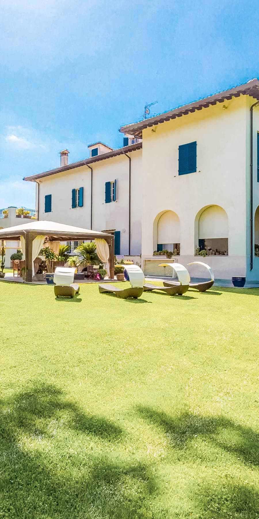 Charming Villa in Massa, Tuscany with Sea Views
