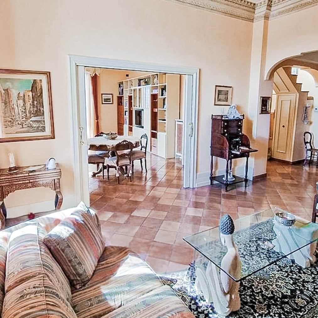 Elegant Apartment in Vibrant Naples, Campania