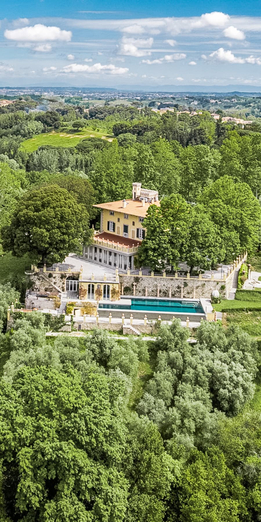 Historic Villa with Spa in the Hills of Tuscany