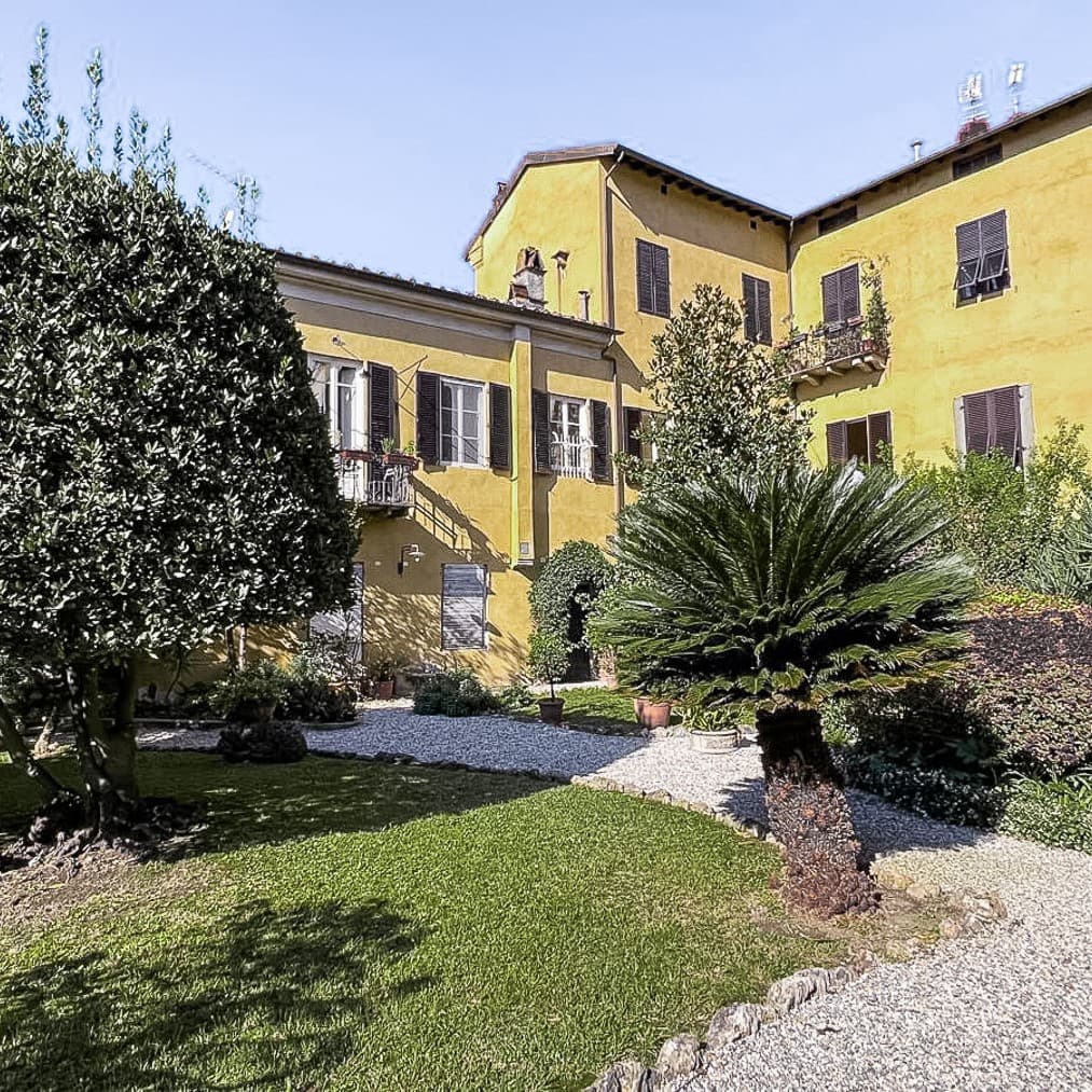 Historic Apartment in Lucca's Heart, Tuscany Charm