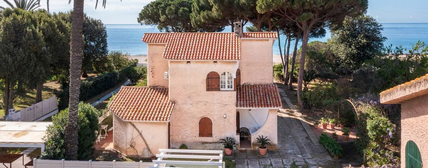 Villa elegante a Quartu Sant'Elena, 180 mq di charme