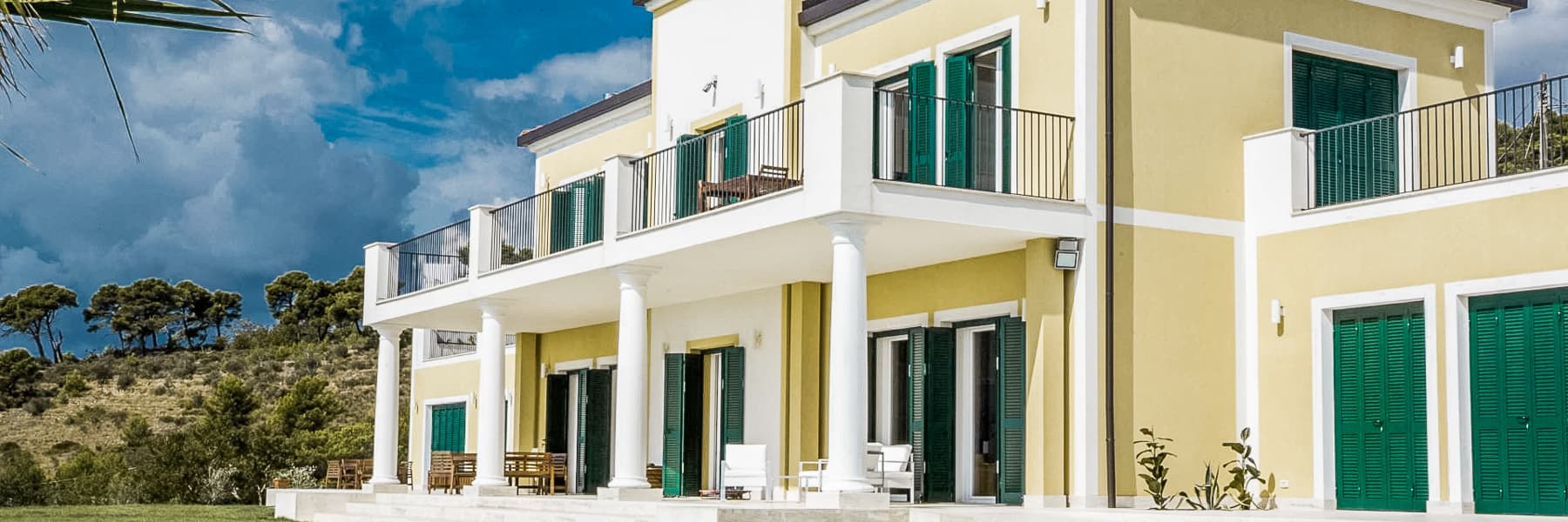 Seafront Villa with Infinity Pool in Liguria's Cipressa