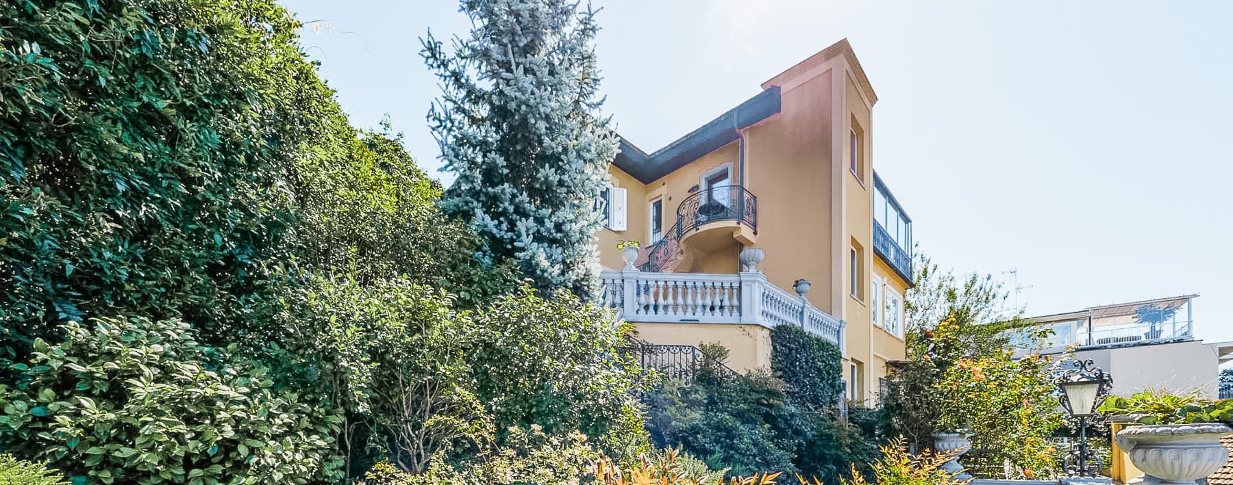 Renovated Villa with Panoramic Lift in Torino, Piedmont