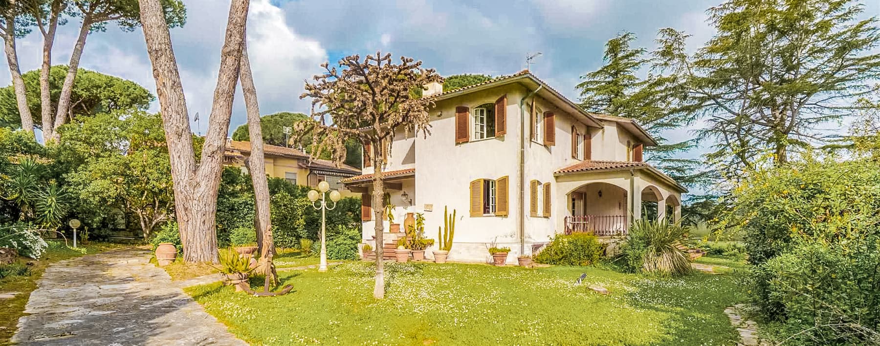 Charming Villa in Scarlino, Tuscany, 305 Sq. mt.