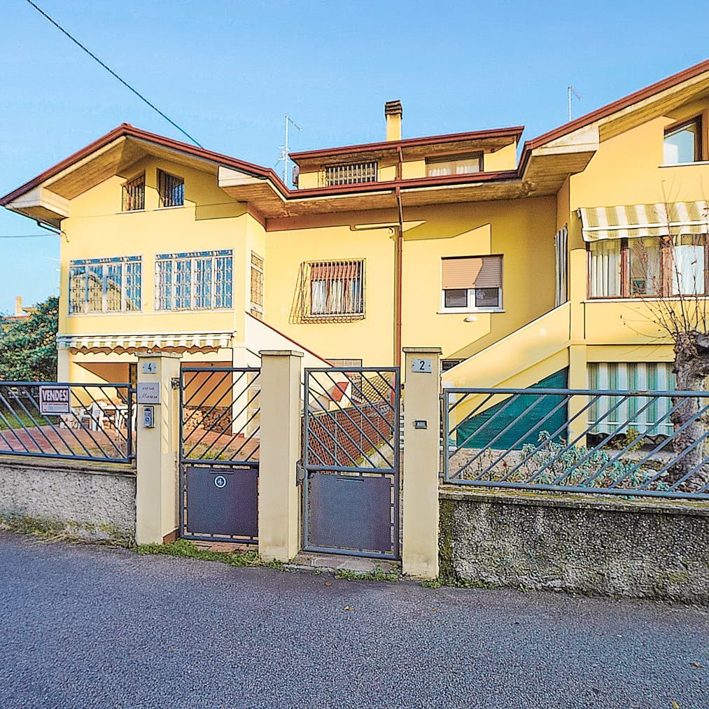 Semi-detached House on Lake Garda, Veneto