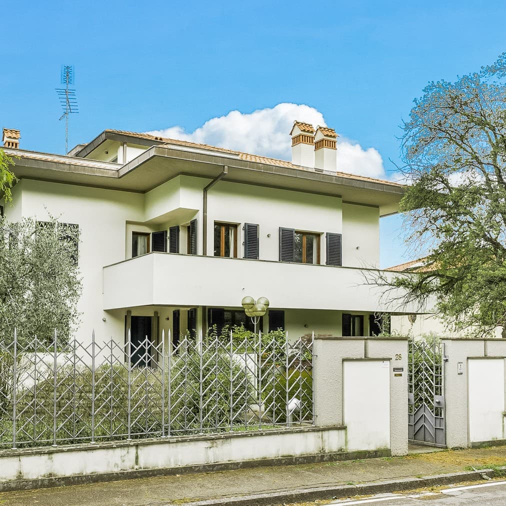 Elegant Villa in Prato, Tuscany with Private Garden
