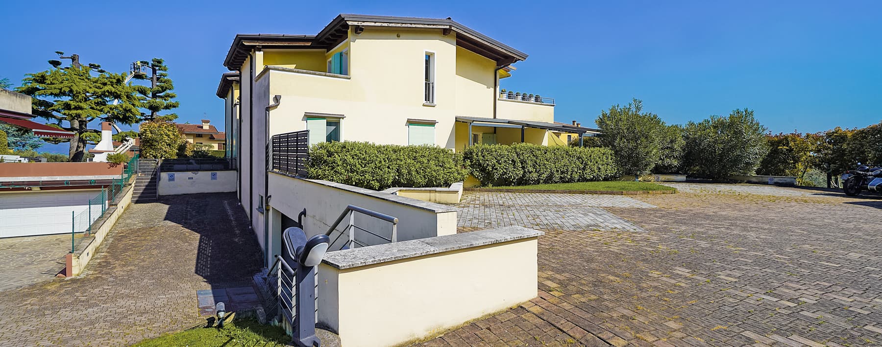 Loft Attic Overlooking Lake Garda, Padenghe sul Garda