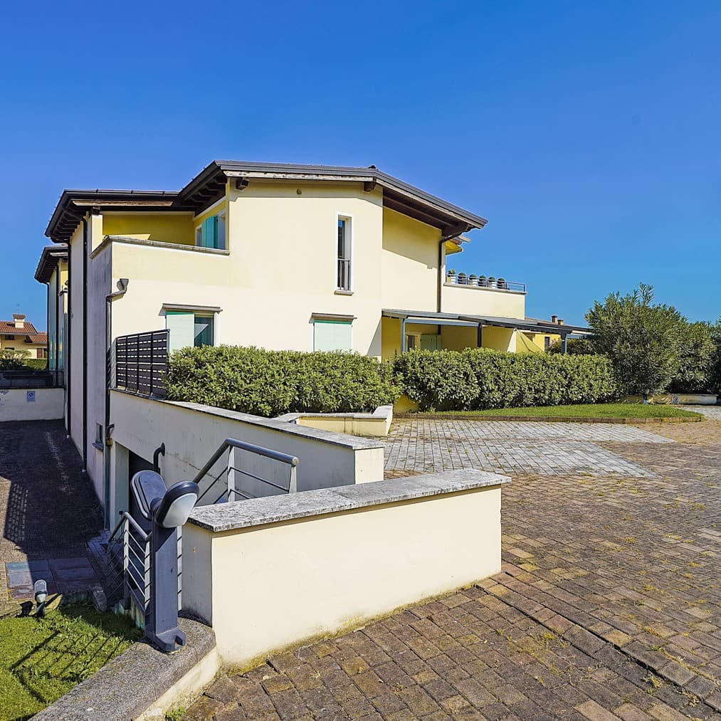 Loft Attic Overlooking Lake Garda, Padenghe sul Garda