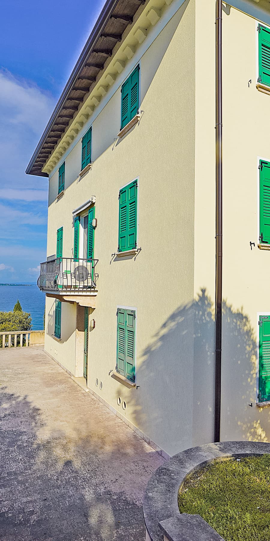 Apartment in Padenghe sul Garda, Lake Garda Area