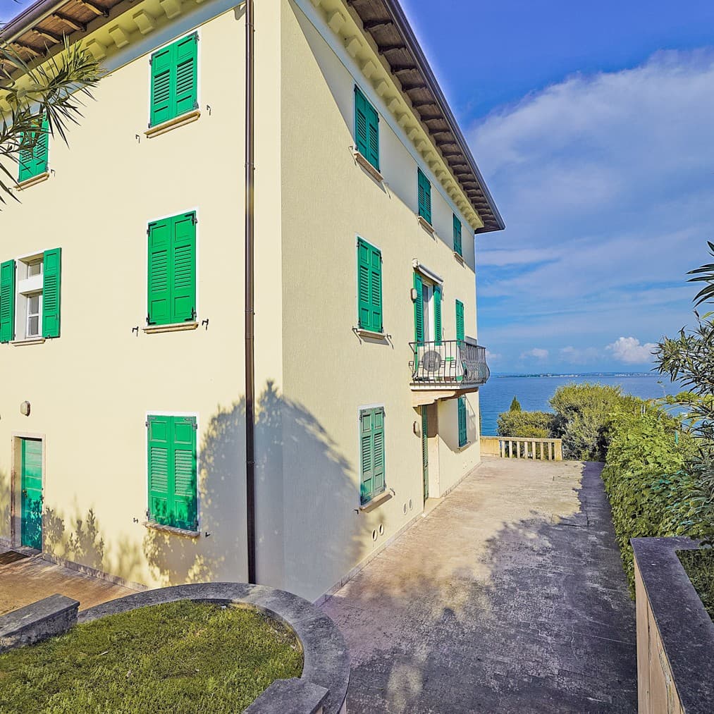 Apartment in Padenghe sul Garda, Lake Garda Area