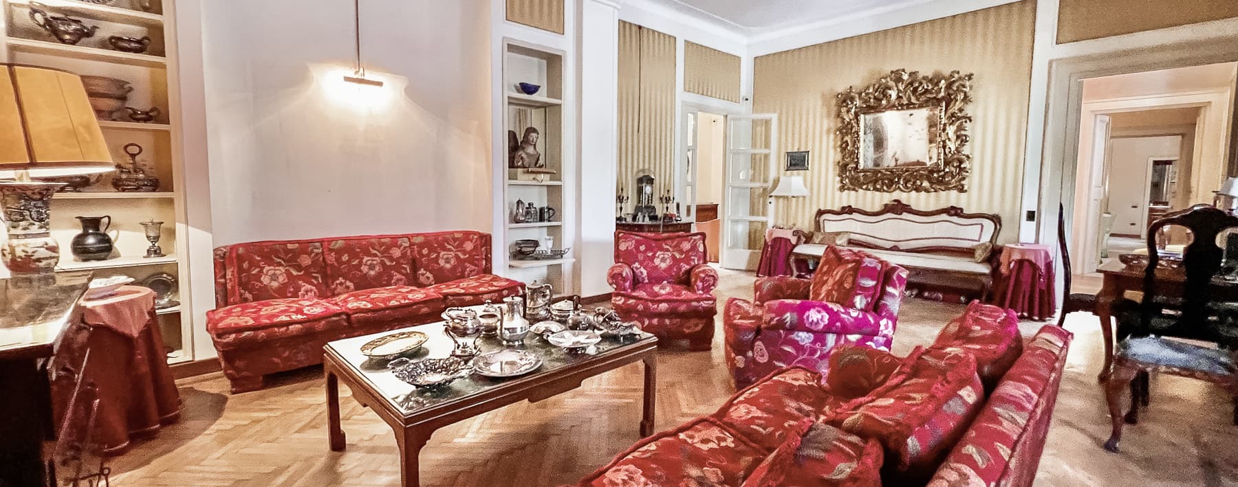 Elegant Apartment in Lucca's Historic Center, Tuscany