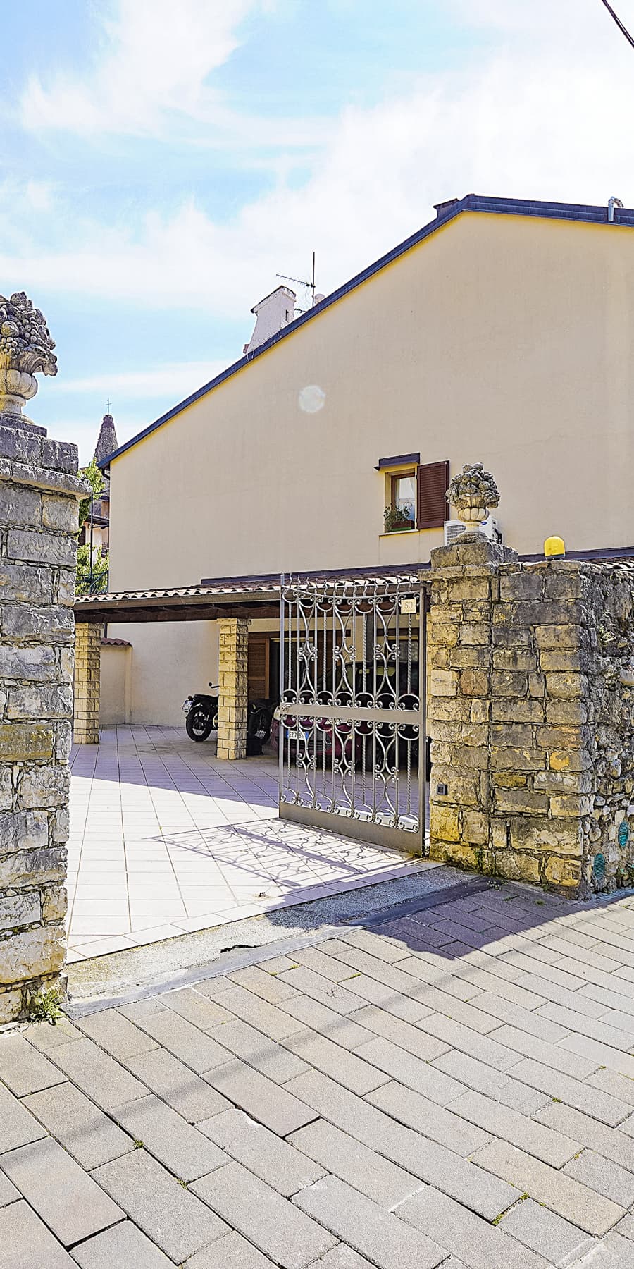Grand Palace Overlooking Lake Garda, Lombardia