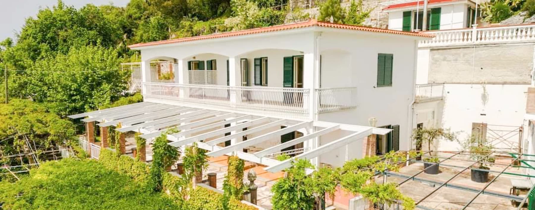 Exquisite Villa Overlooking Amalfi Coast in Campania