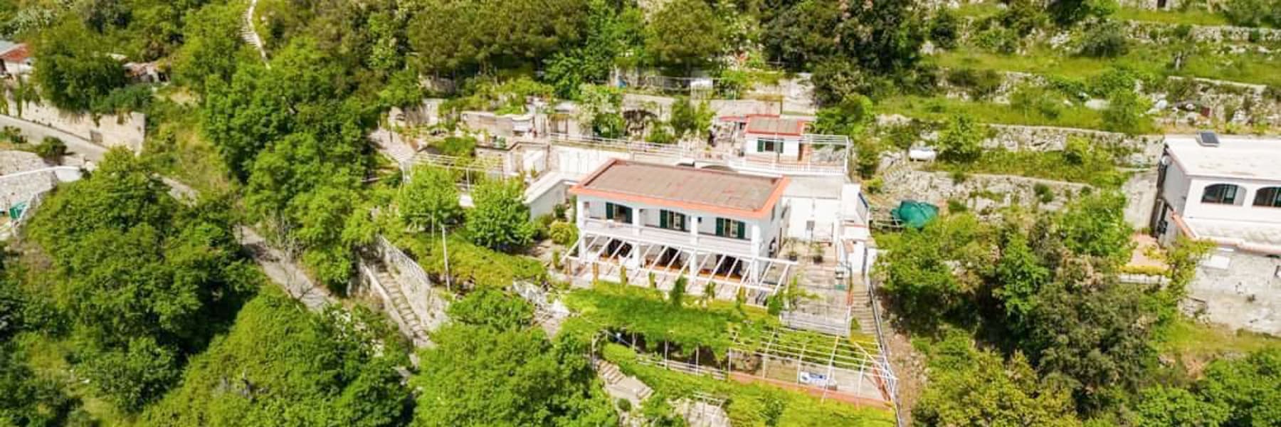 Exquisite Villa Overlooking Amalfi Coast in Campania