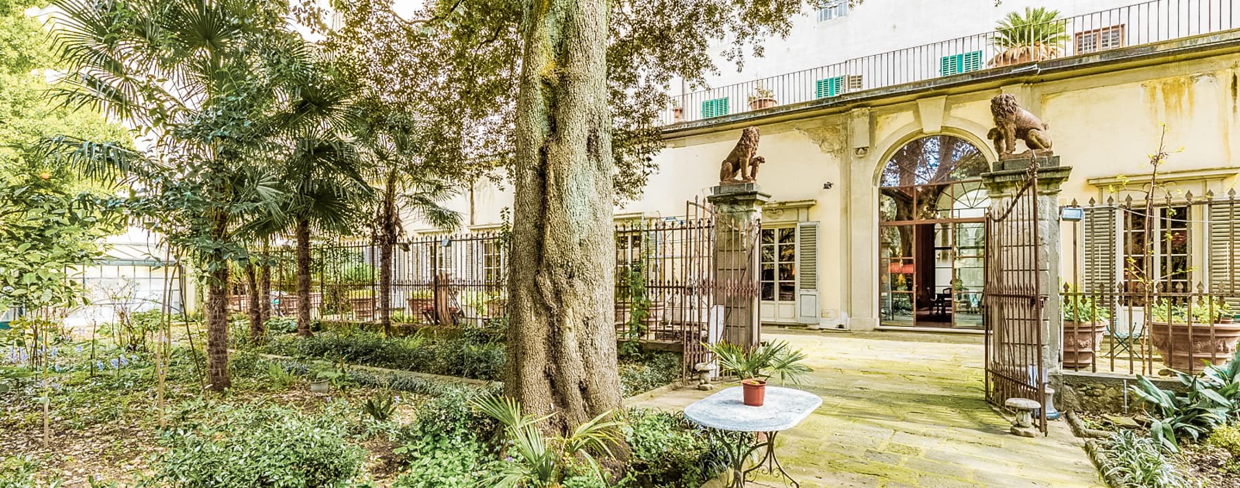 Historic Apartment with Garden & Spa in Florence