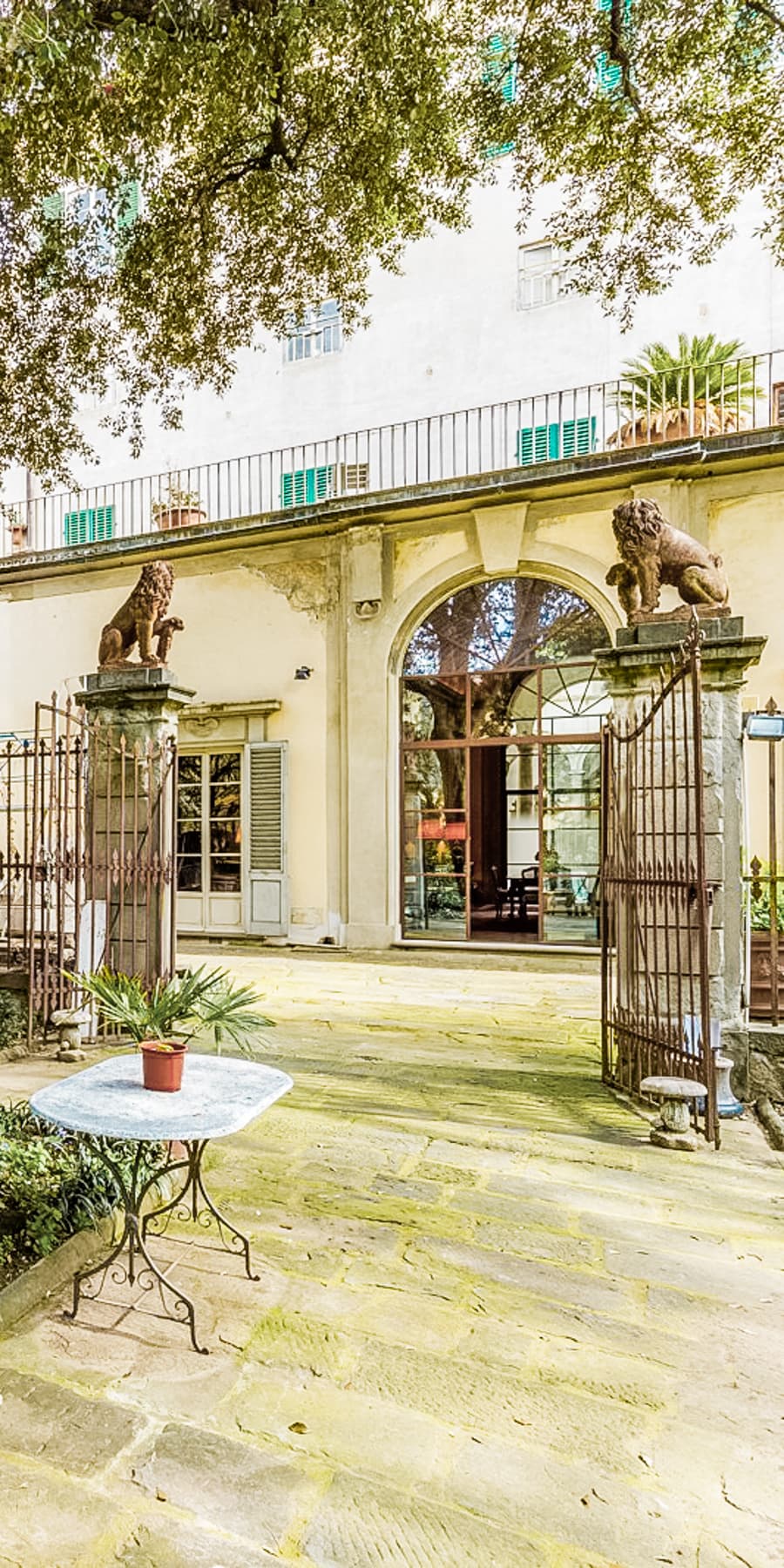 Historic Apartment with Garden & Spa in Florence