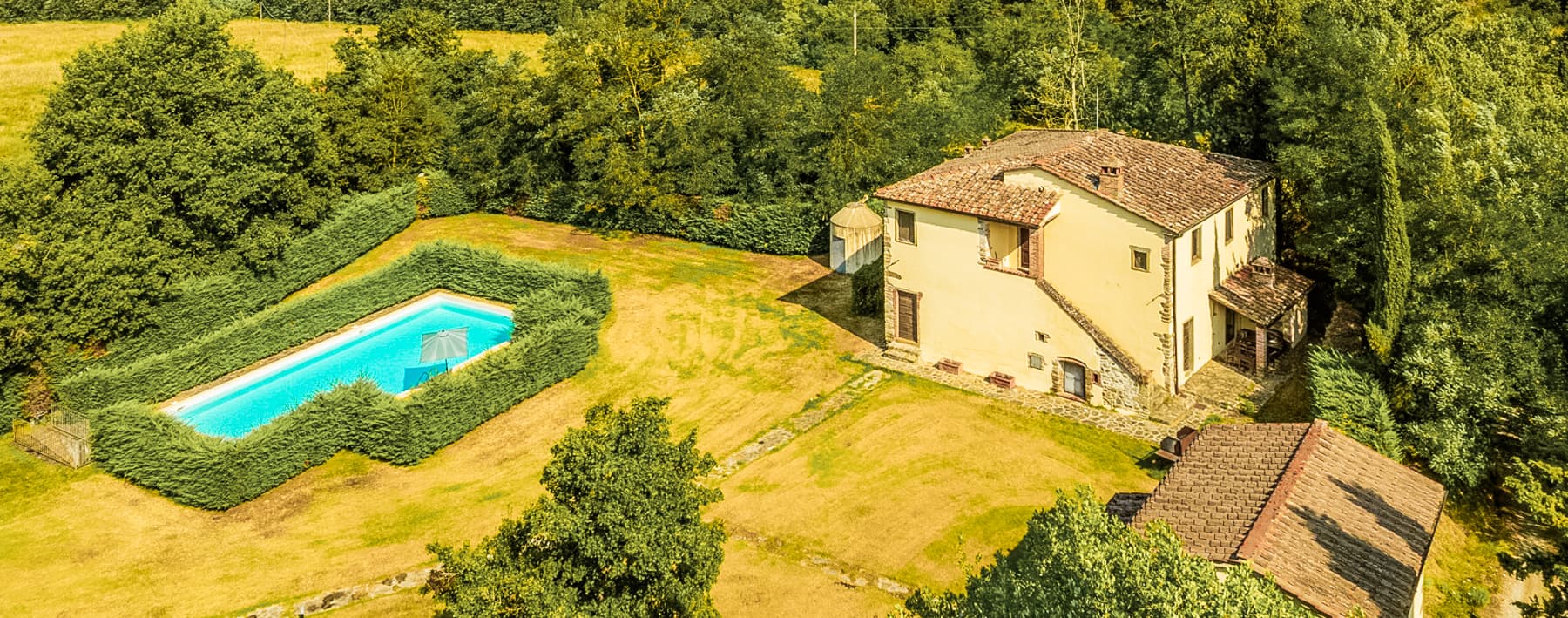Rustic Country House with Pool in Tuscany's Countryside