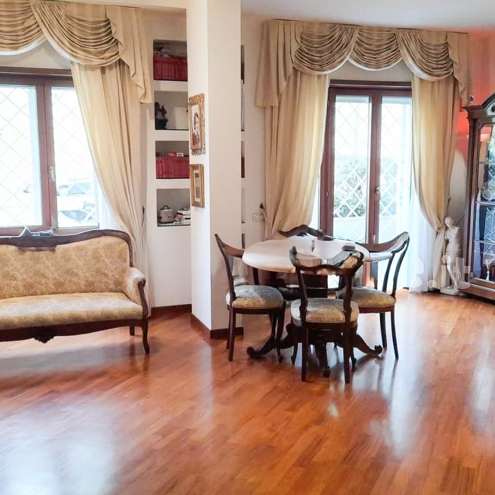 Charming Apartment in Napoli, Campania