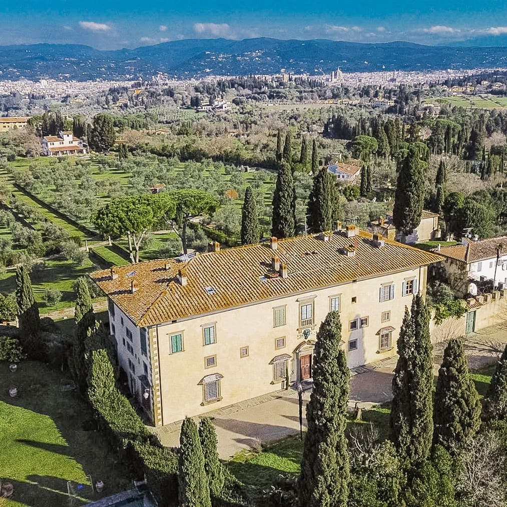 Elegant Apartment in Historic Villa, Florence