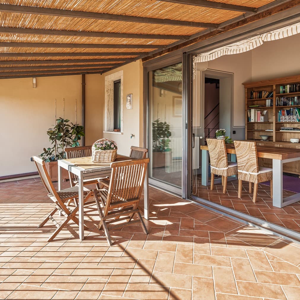 Villa in pietra nella splendida campagna Toscana
