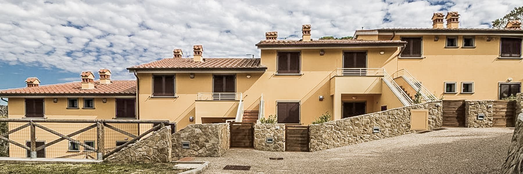 Elegant Townhouse in Charming Castiglione, Tuscany