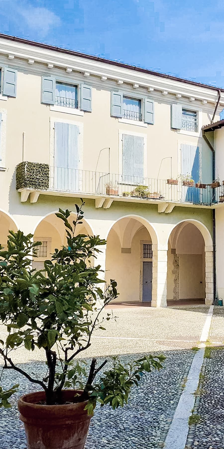 Spacious Apartment with Terrace in Lake Garda, Lombardy