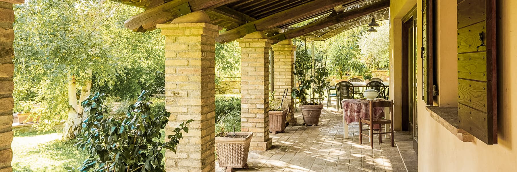 Casale con piscina e giardino a Passignano sul Trasimeno