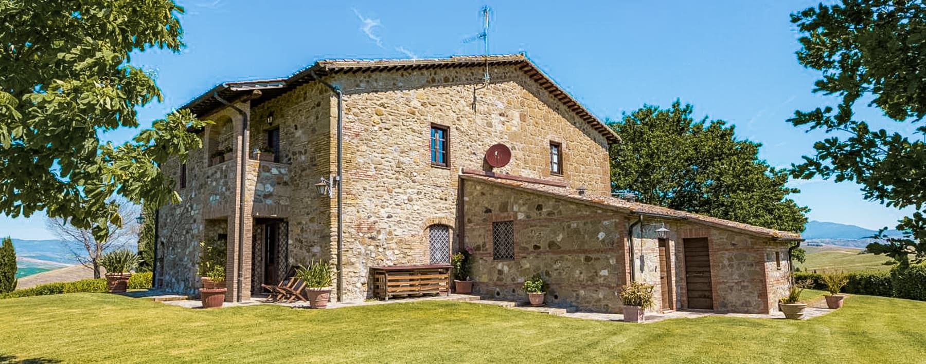 Charming Rustic House with Pool in Tuscany's Hills