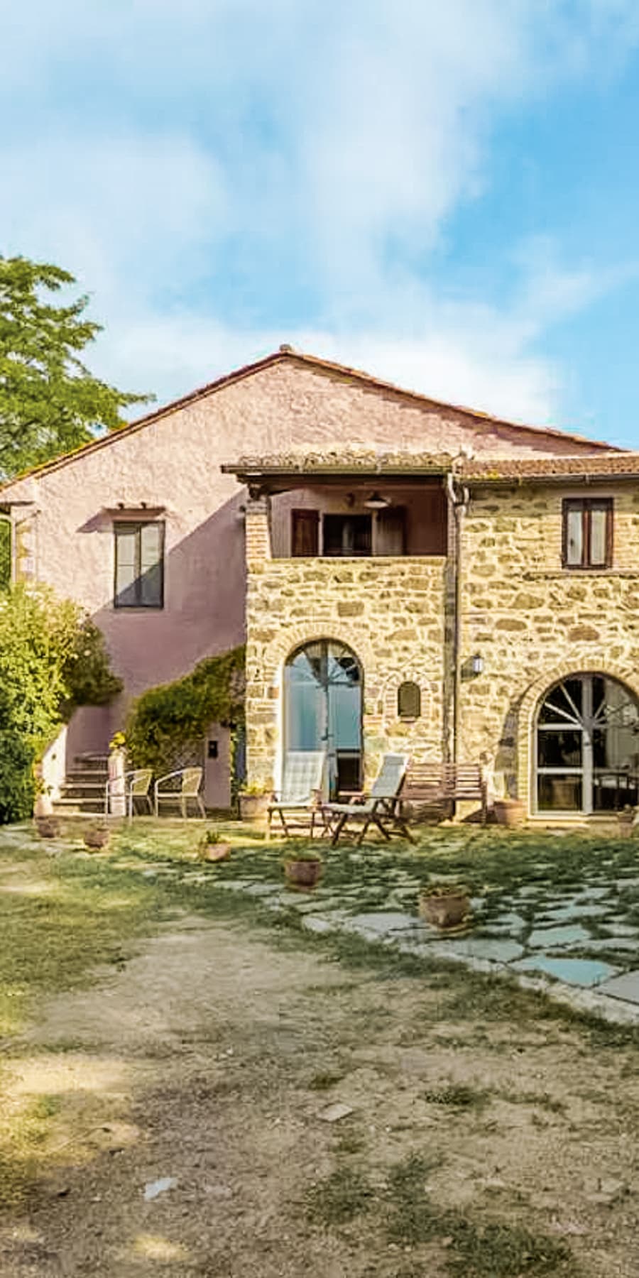 Country House with Lake View in Umbria's Castiglione del Lago