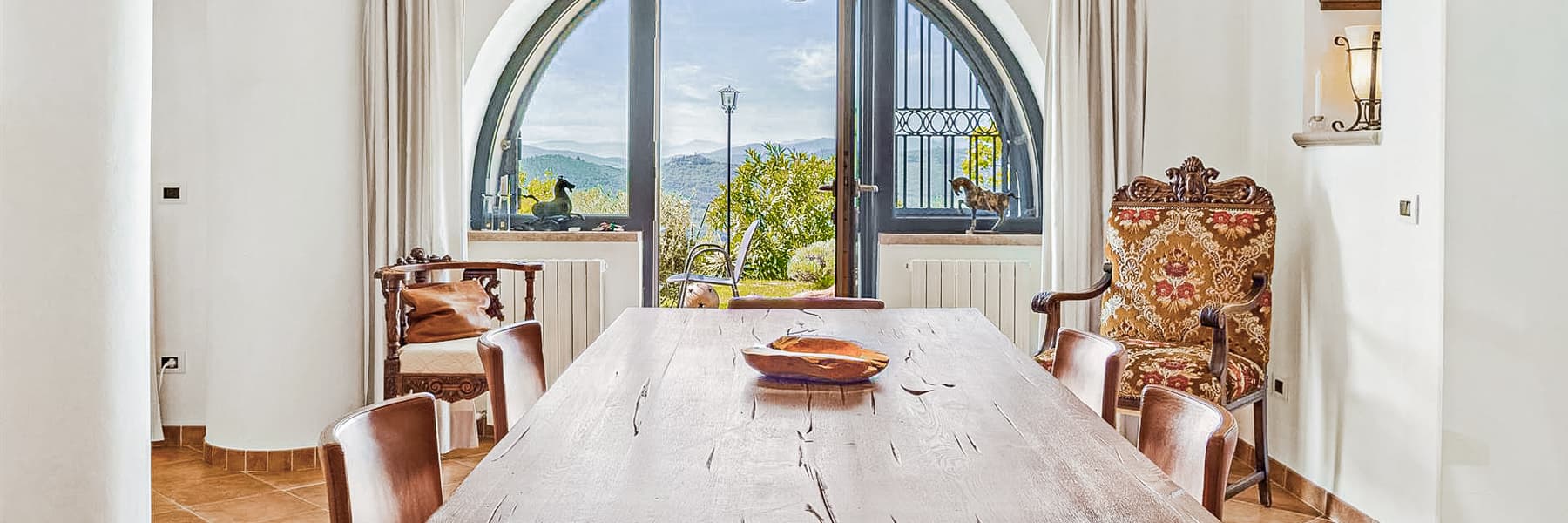Villa with Lake View in Passignano, Umbria