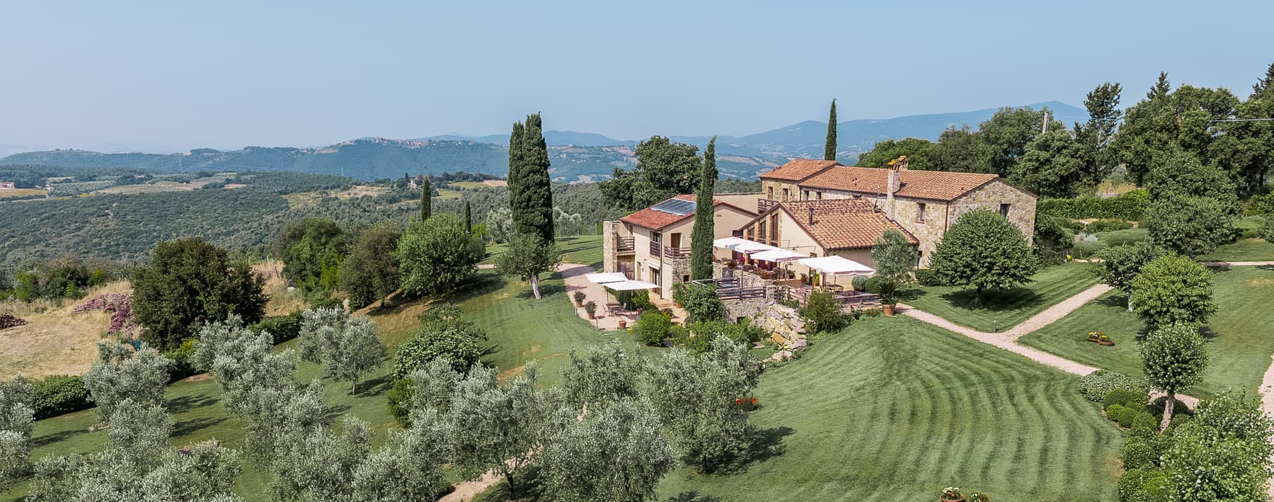 Rustic Country House Amidst Tuscany's Rolling Hills