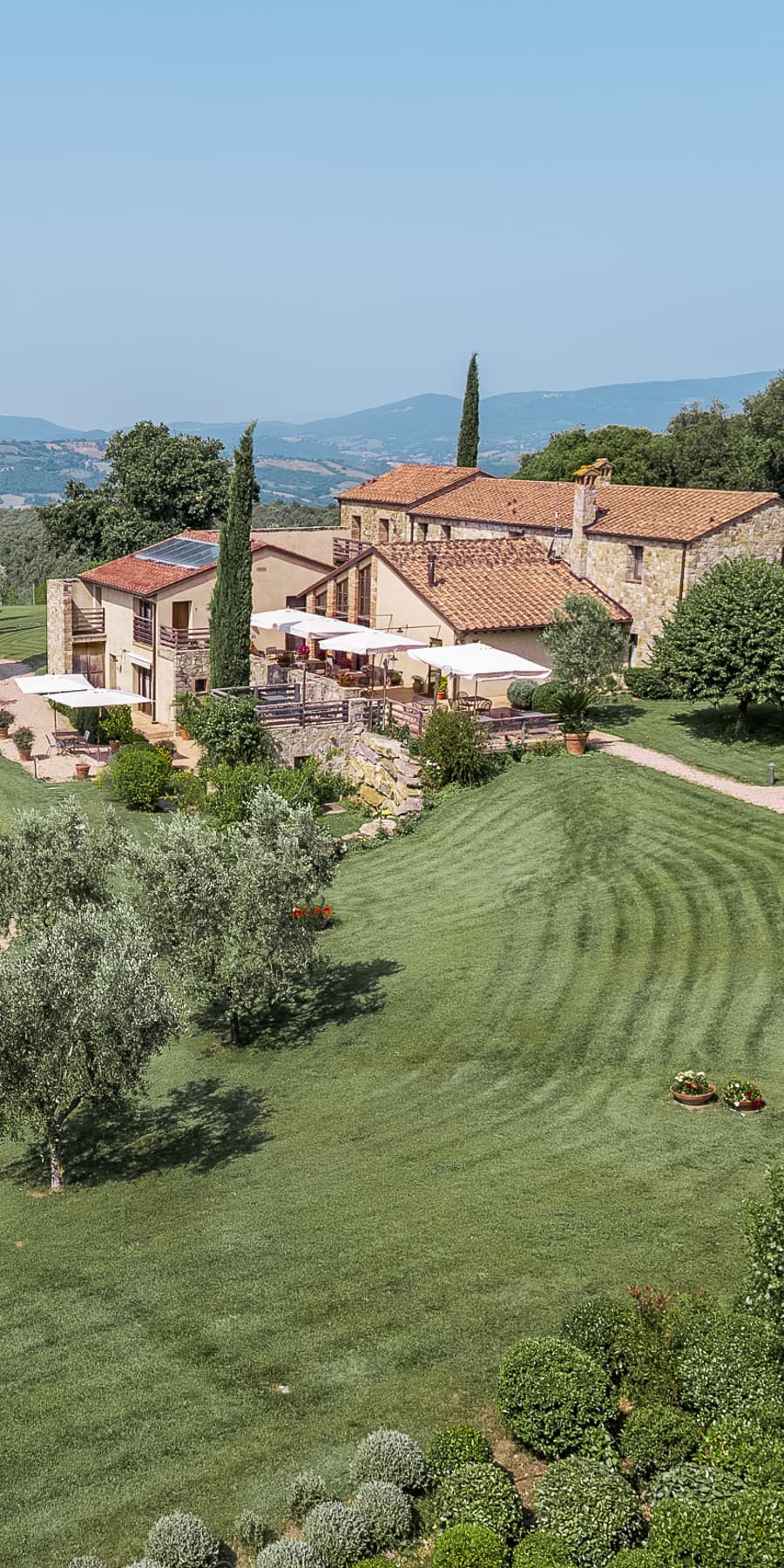 Rustic Country House Amidst Tuscany's Rolling Hills
